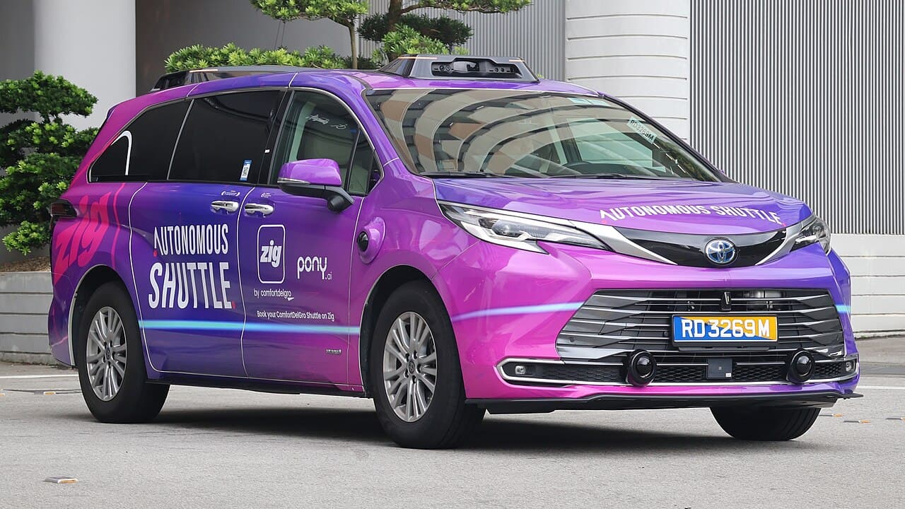 Toyota Sienna, representative photo