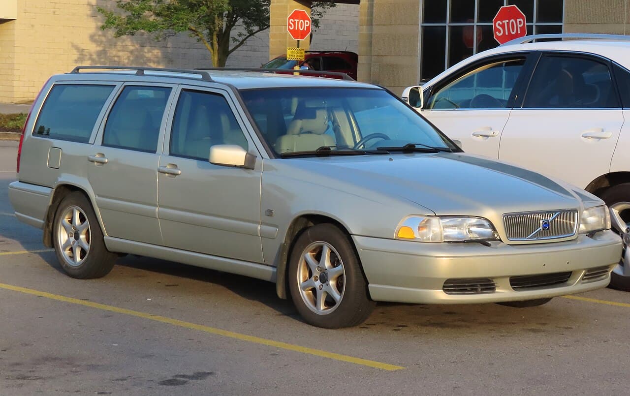 Volvo V70, representative photo