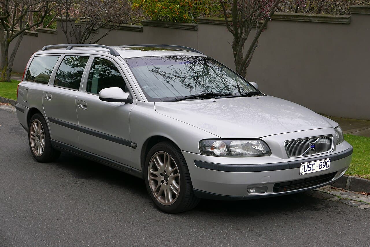 Volvo V70, representative photo