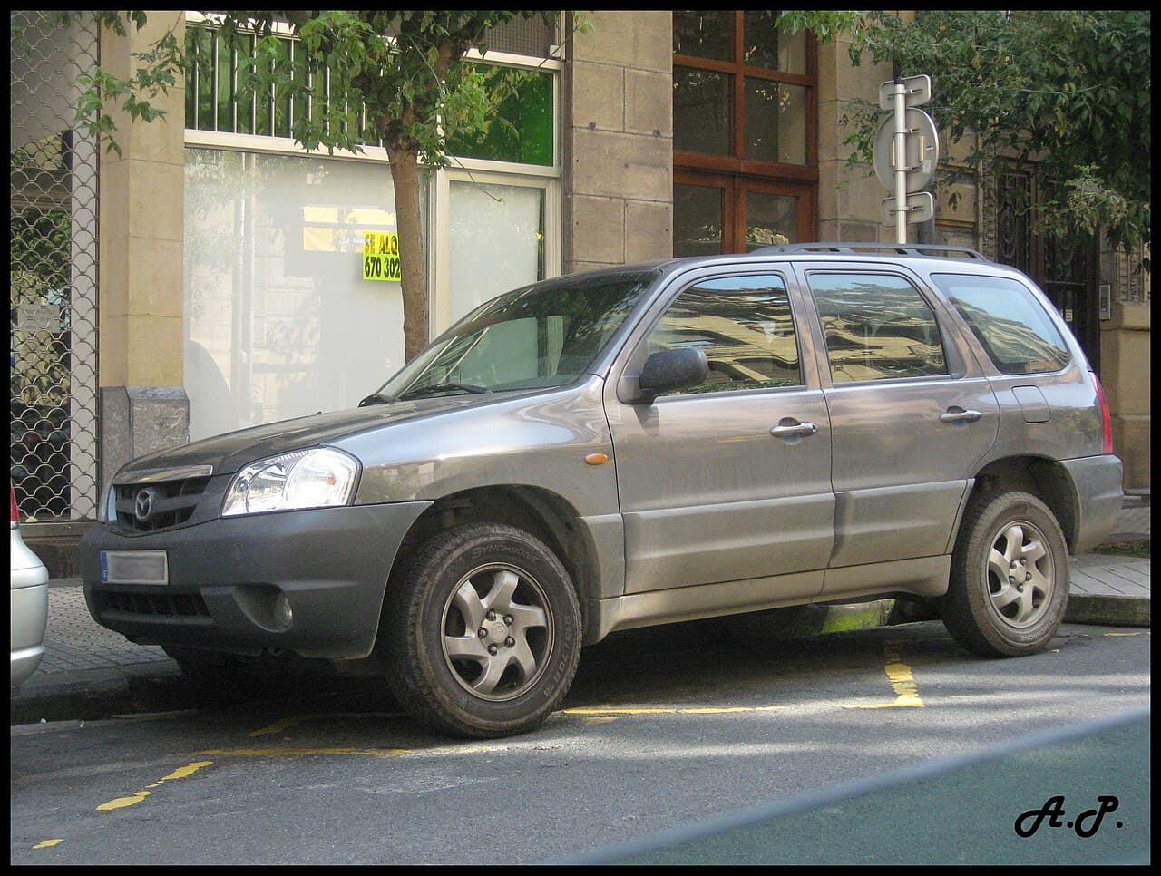 Mazda Tribute, representative photo