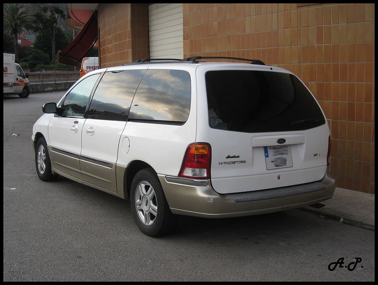 Ford Windstar, representative photo