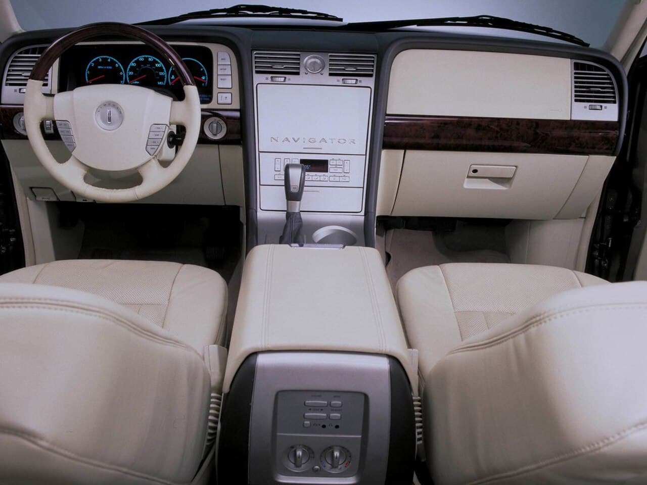 Lincoln Navigator, representative photo