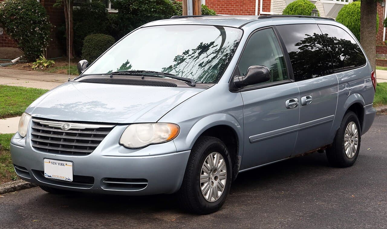 Chrysler Town & Country, representative photo