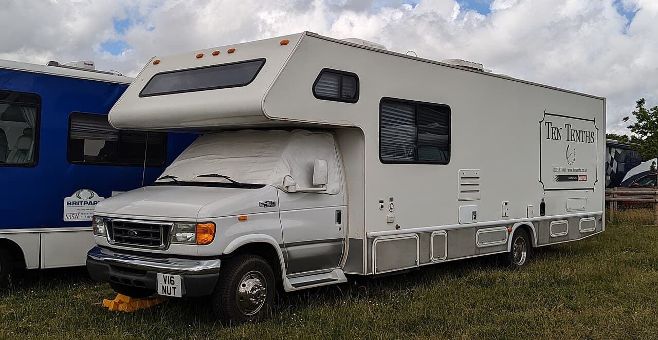 Ford E-450, representative photo
