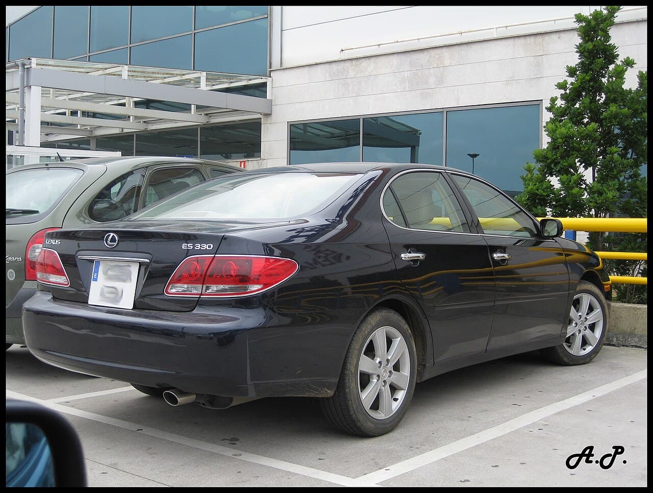 Lexus ES, representative photo