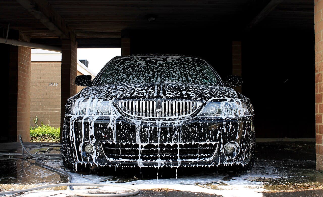 Lincoln LS, representative photo