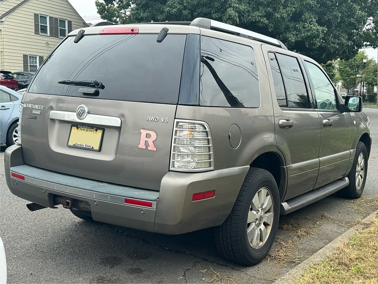 Mercury Mountaineer, representative photo