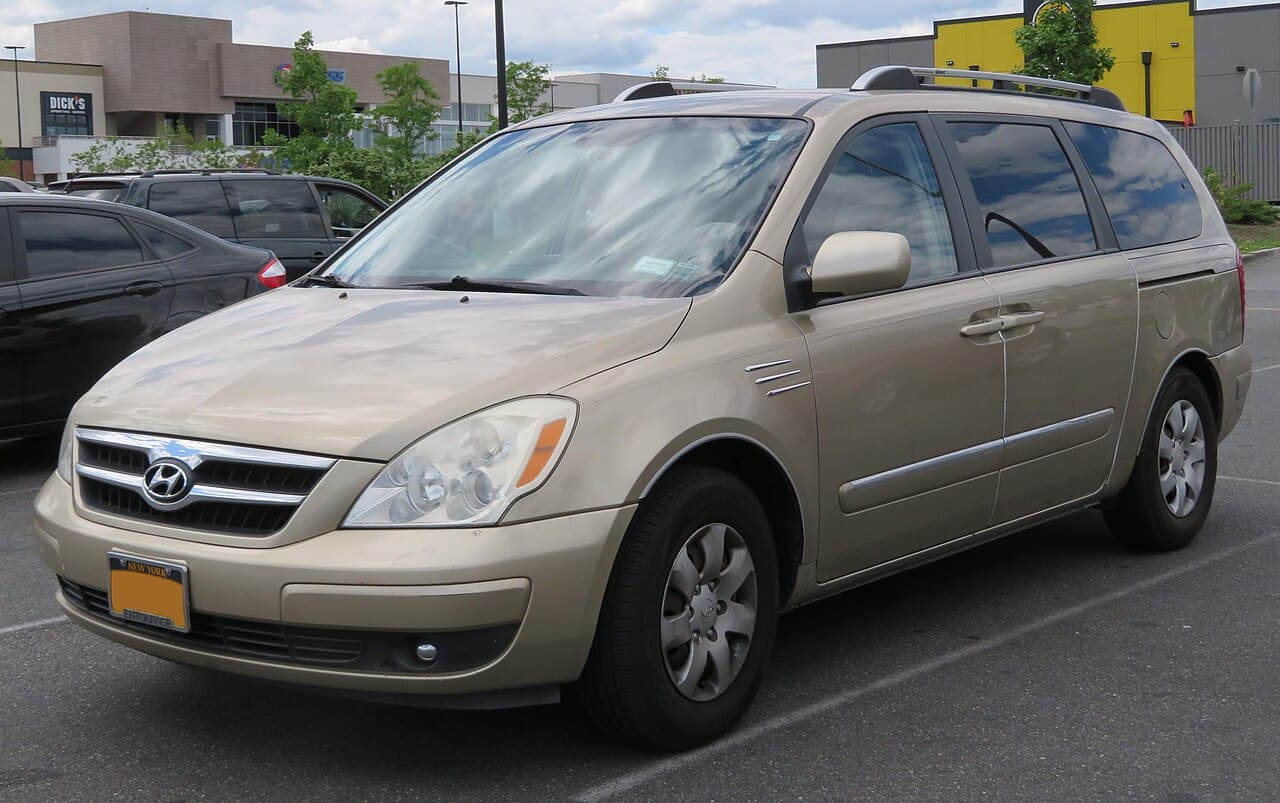 Hyundai Entourage, representative photo