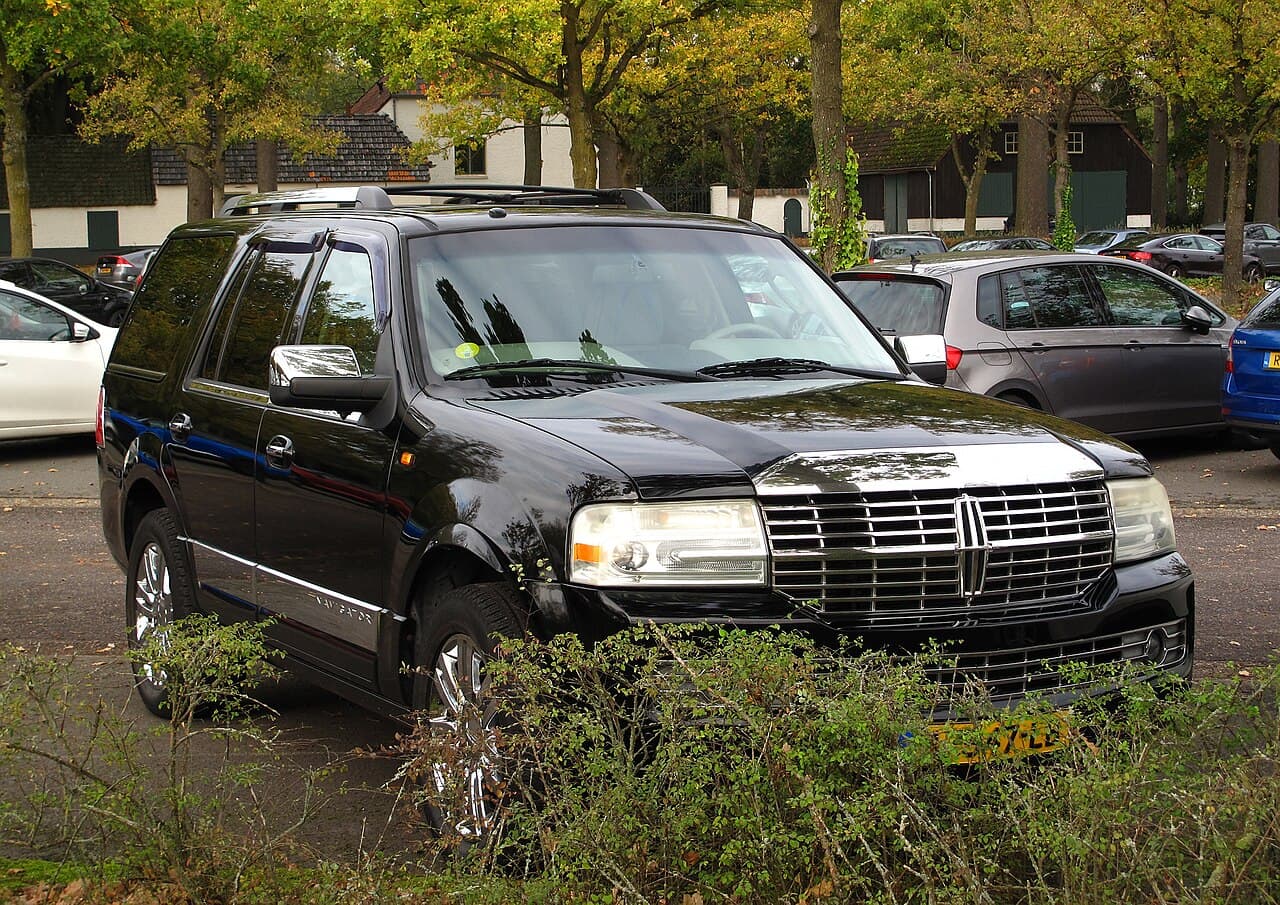 Lincoln Navigator, representative photo