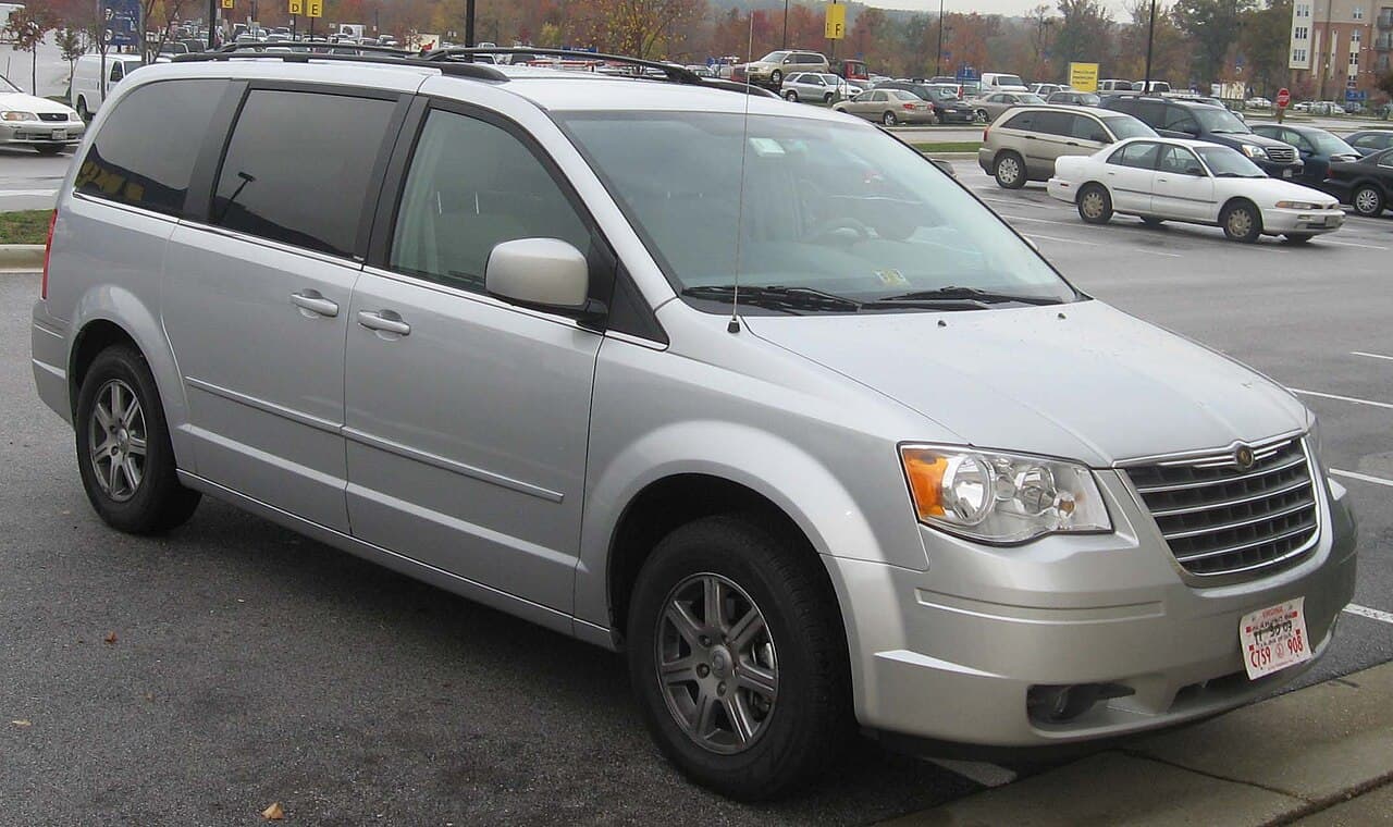 Chrysler Town & Country, representative photo