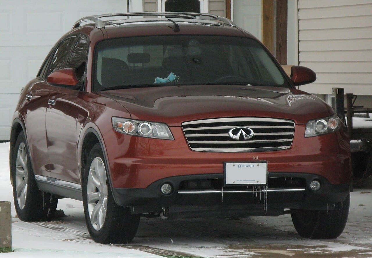 Infiniti FX35, representative photo