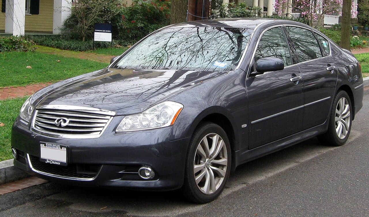 Infiniti M35, representative photo