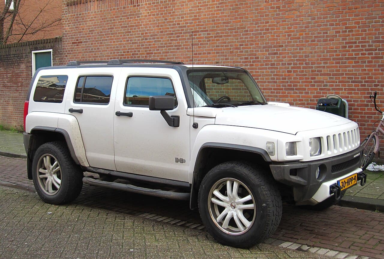 Hummer H3, representative photo