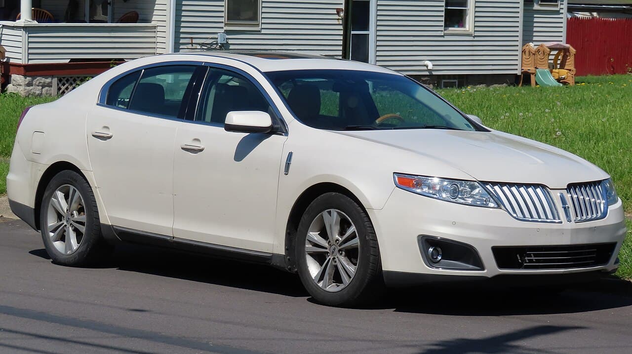 Lincoln MKS, representative photo