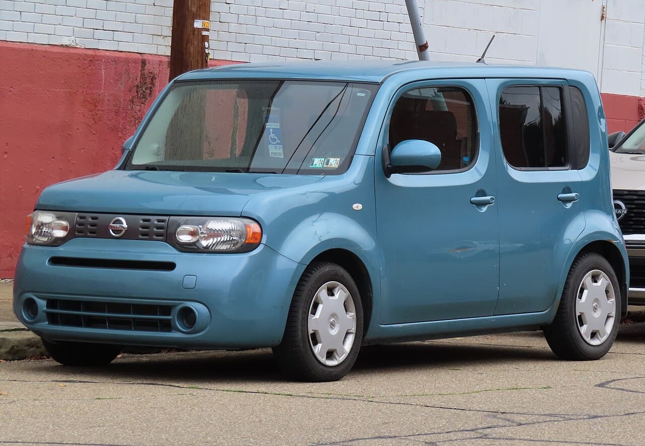 Nissan Cube, representative photo