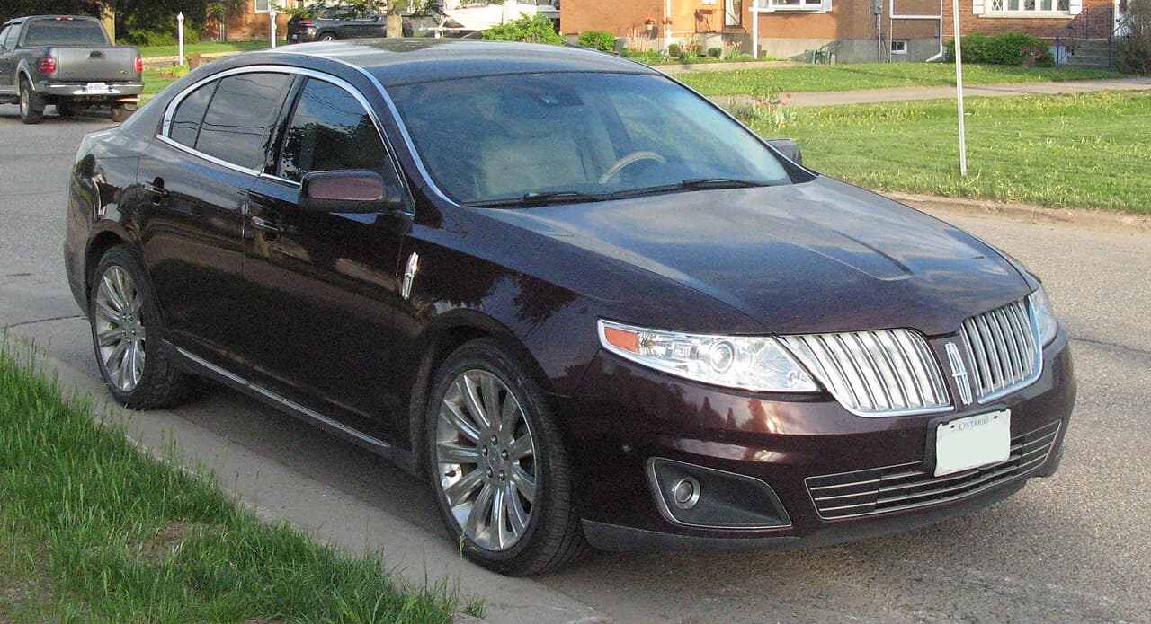 Lincoln MKS, representative photo