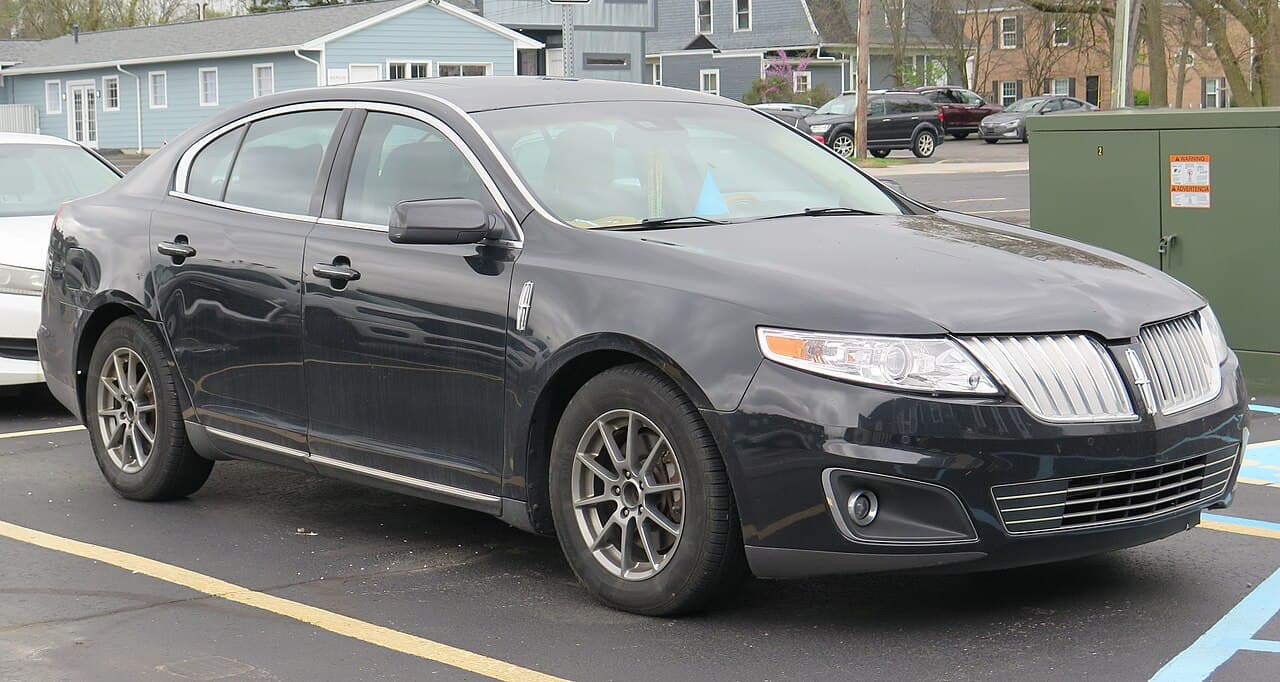 Lincoln MKS, representative photo