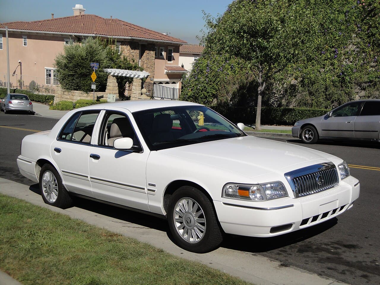 Mercury Grand Marquis, representative photo