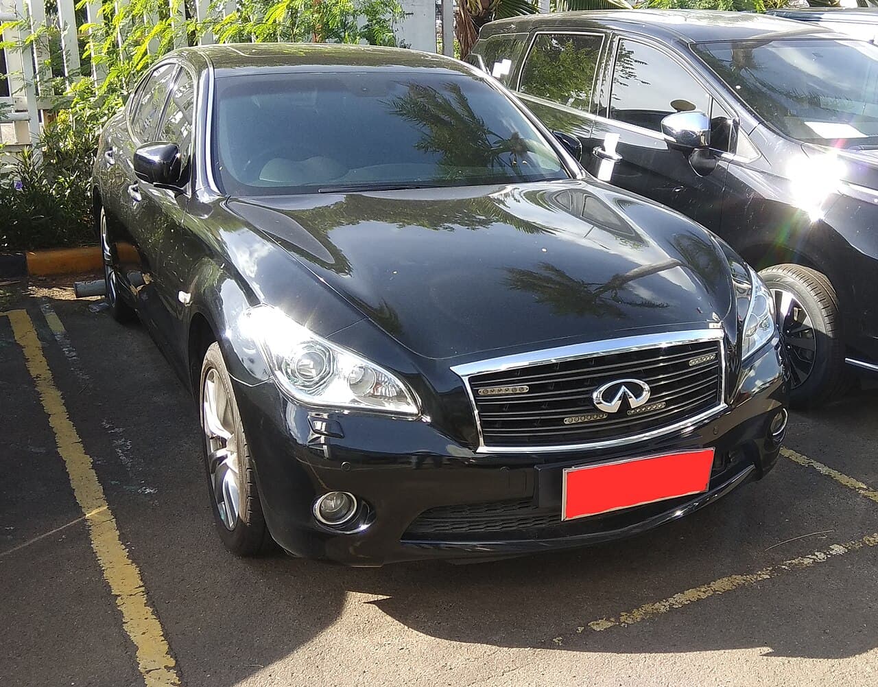 Infiniti M37, representative photo