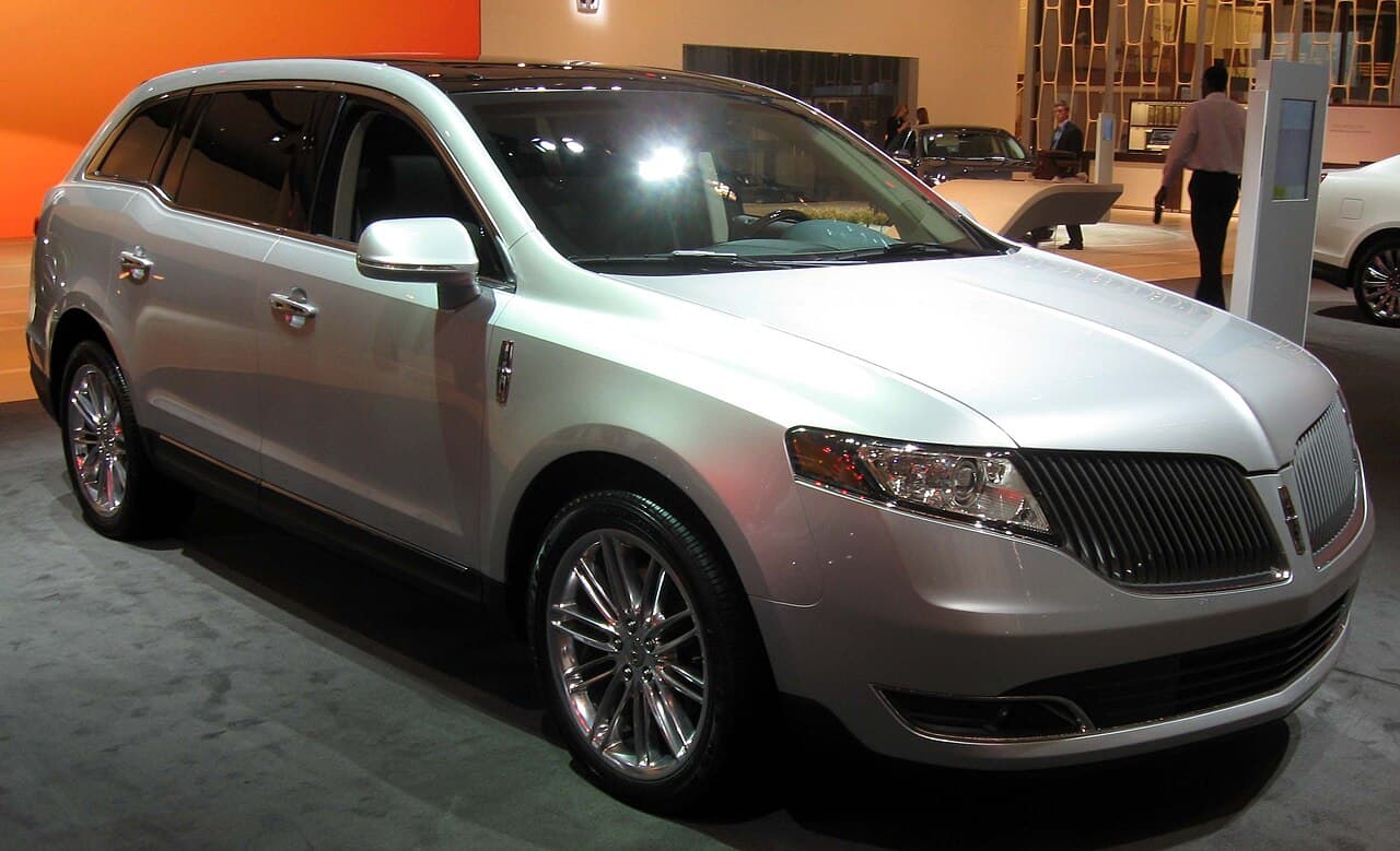 Lincoln MKT, representative photo