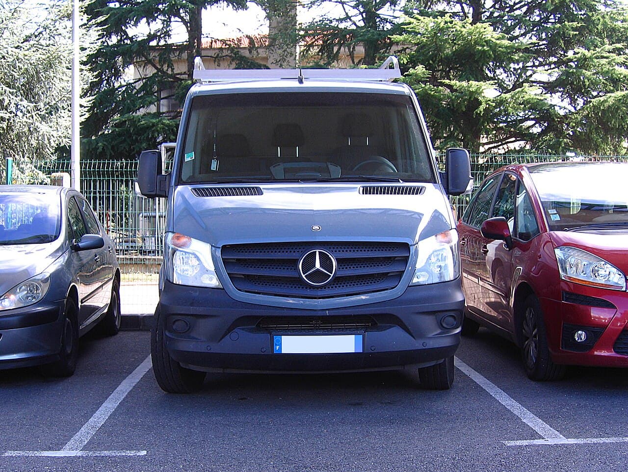 Mercedes-Benz Sprinter, representative photo