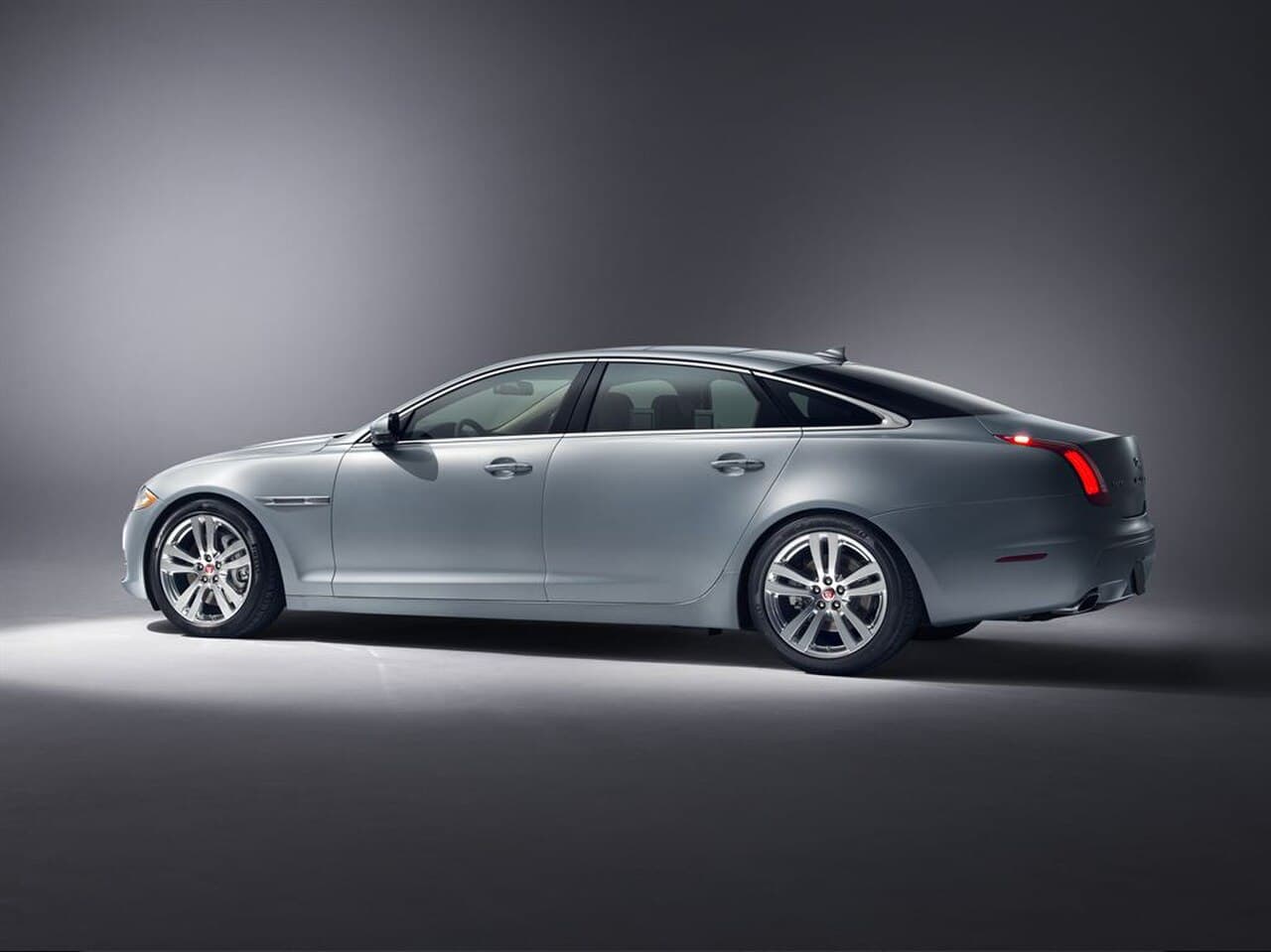 Jaguar XJ, representative photo