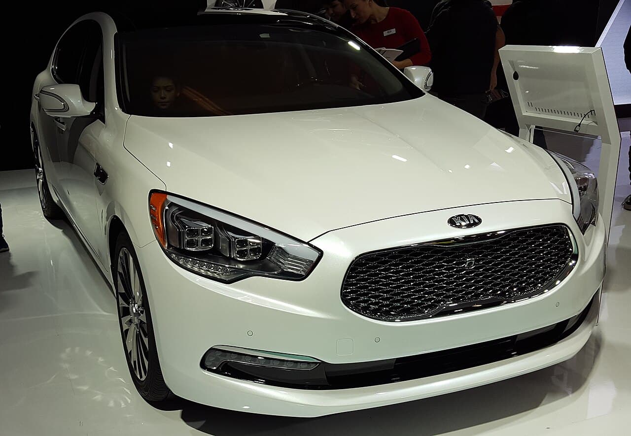 Kia K900, representative photo