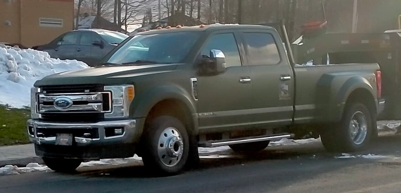 Ford F-450, representative photo