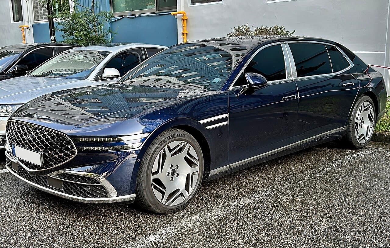Genesis G90, representative photo