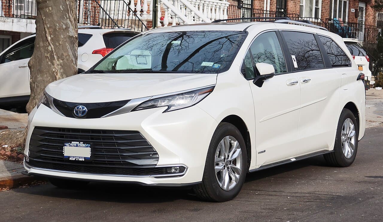 Toyota Sienna, representative photo