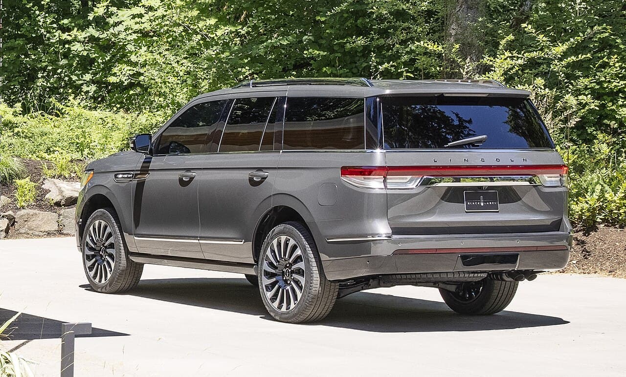 Lincoln Navigator, representative photo