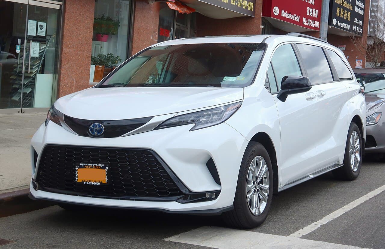 Toyota Sienna, representative photo