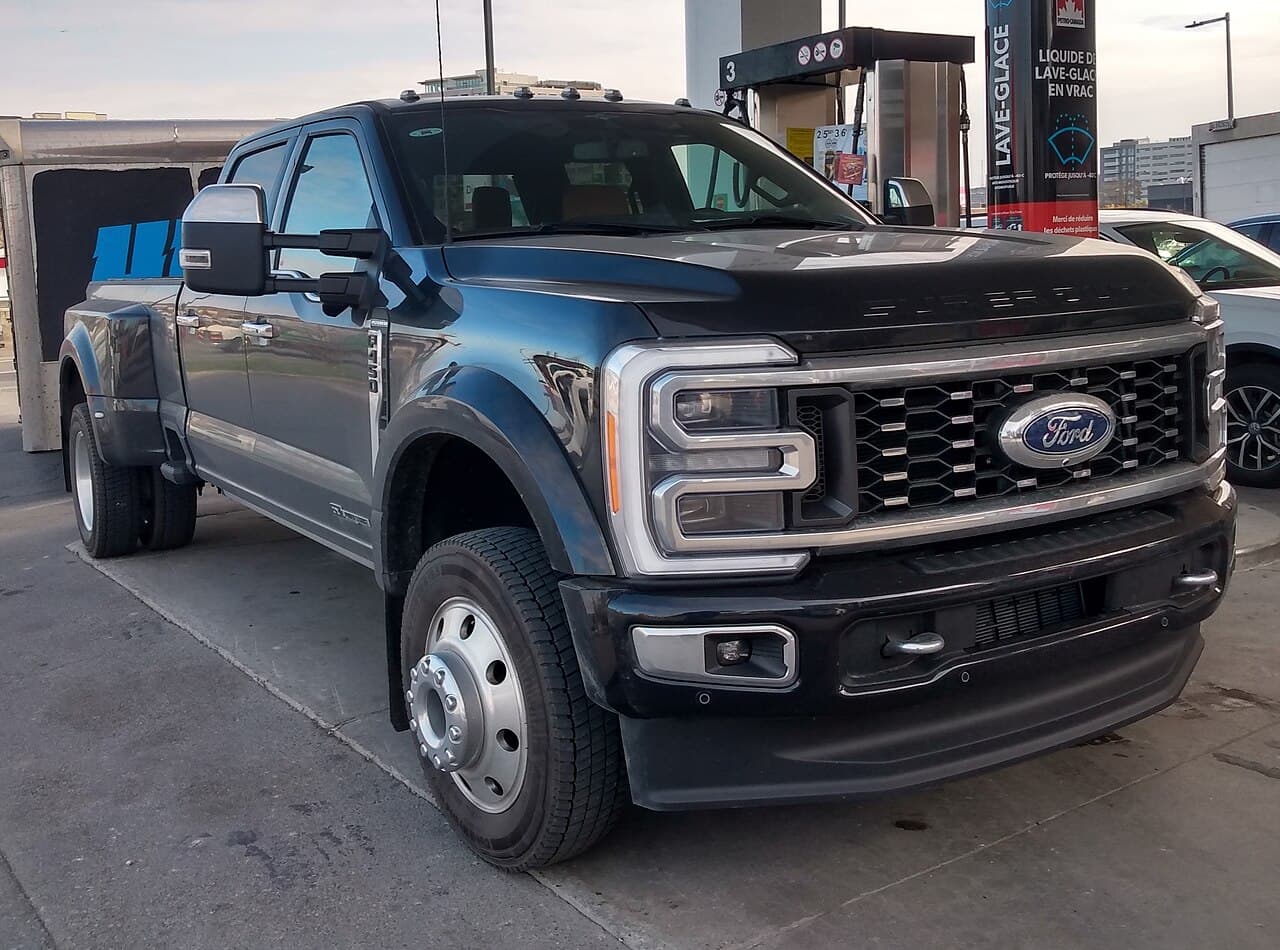 Ford F-450, representative photo