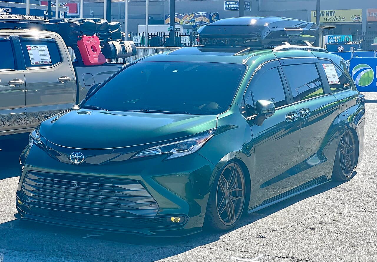 Toyota Sienna, representative photo