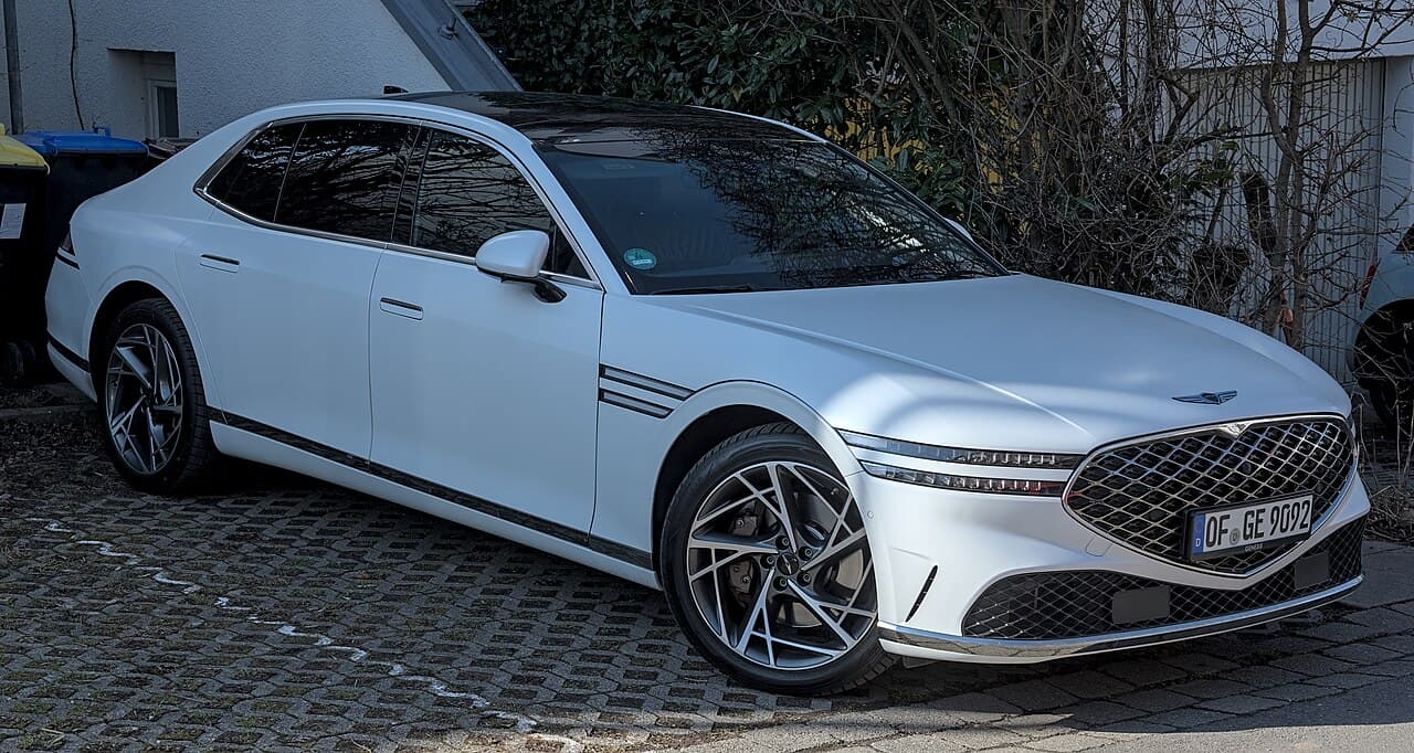 Genesis G90, representative photo