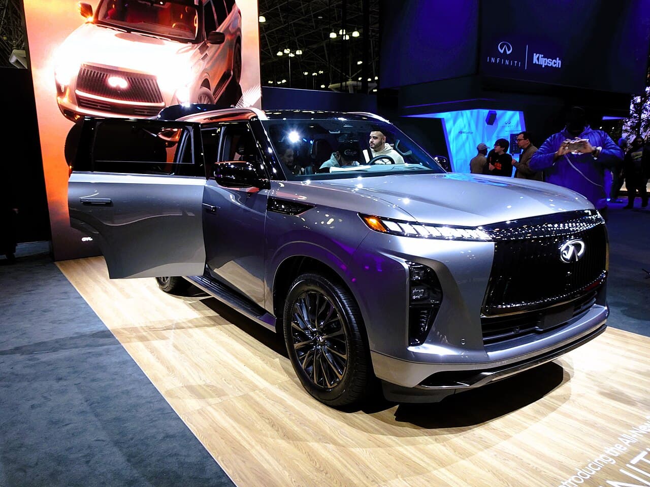 Infiniti QX80, representative photo