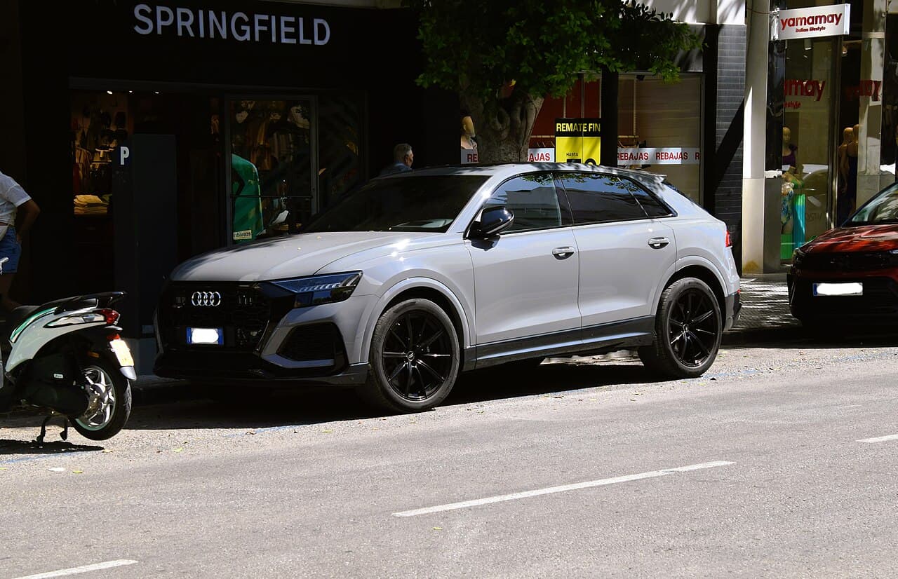 Audi RS Q8, representative photo