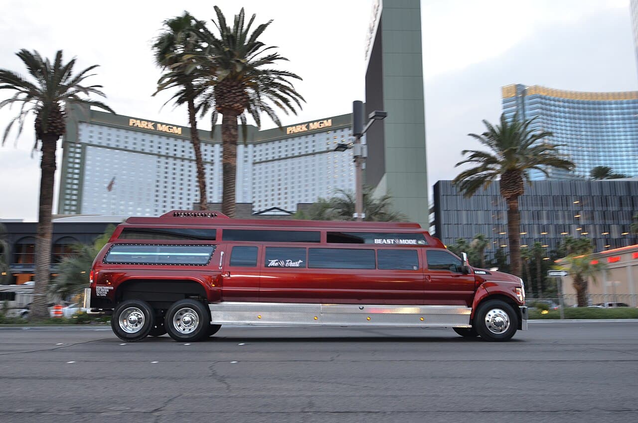 Ford F-750, representative photo
