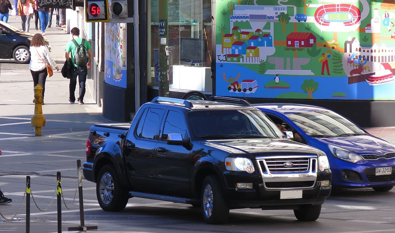Ford Explorer Sport Trac, representative photo