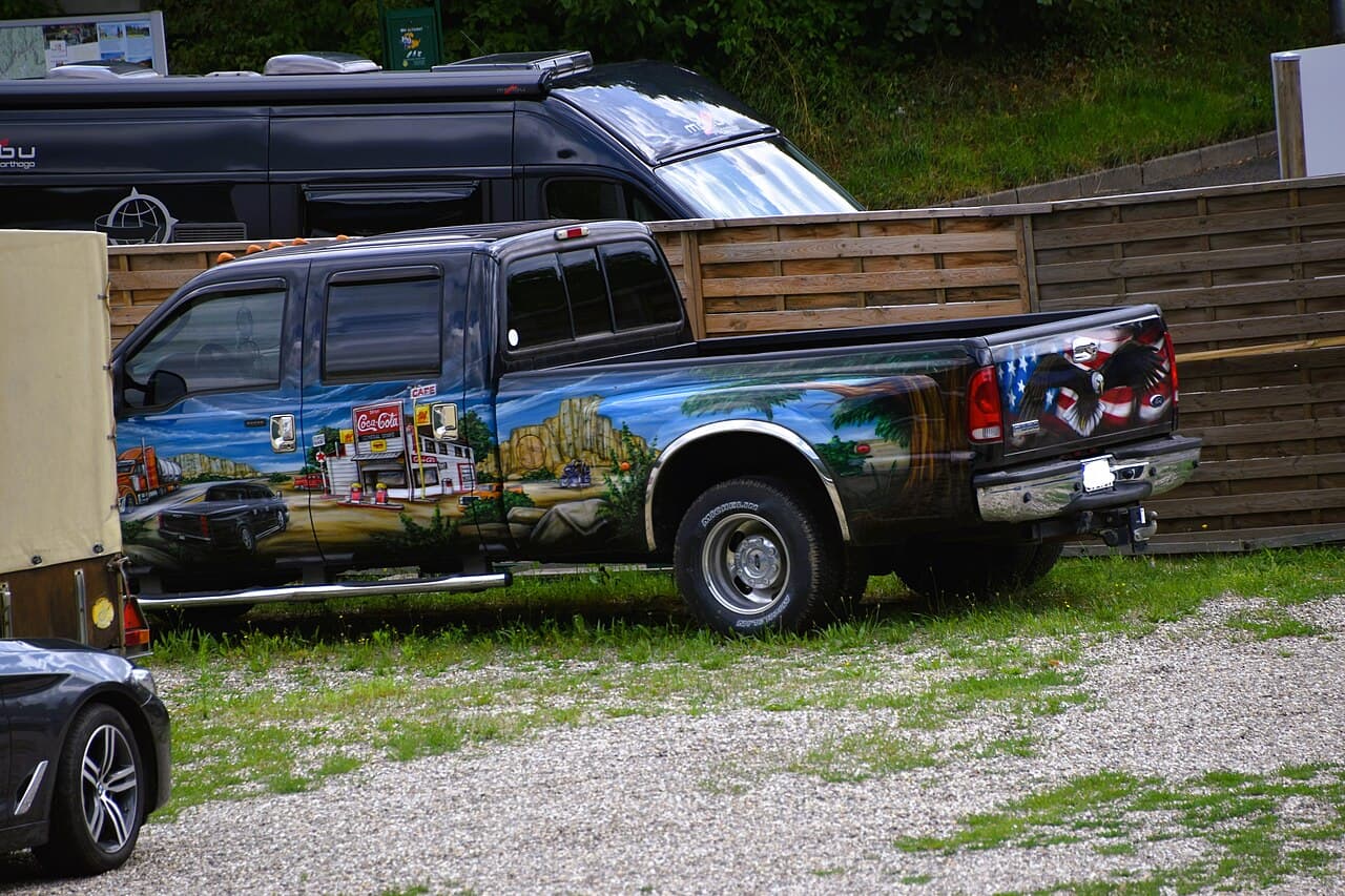 Ford F-350, representative photo
