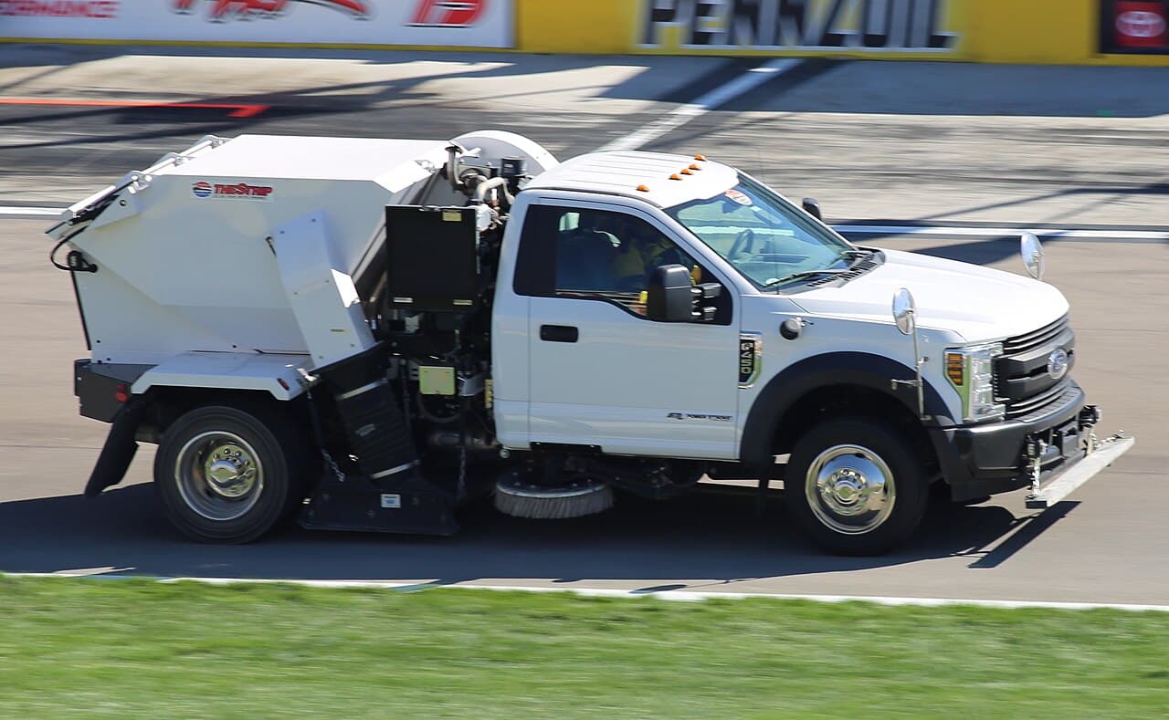 Ford F-450, representative photo