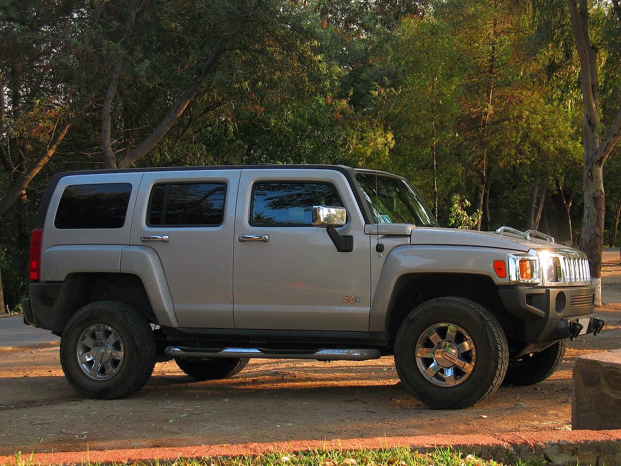 Hummer H3, representative photo