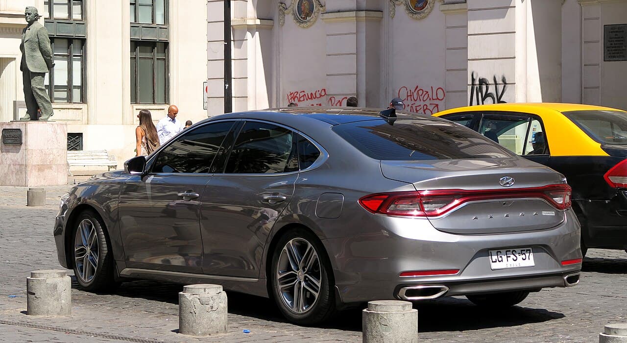 Hyundai Azera, representative photo