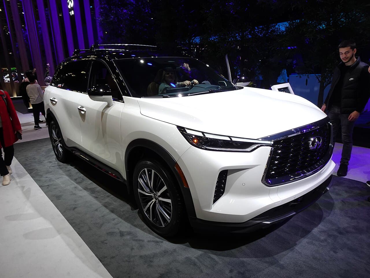 Infiniti QX60, representative photo