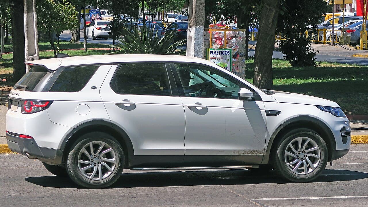 Land Rover Discovery Sport, representative photo
