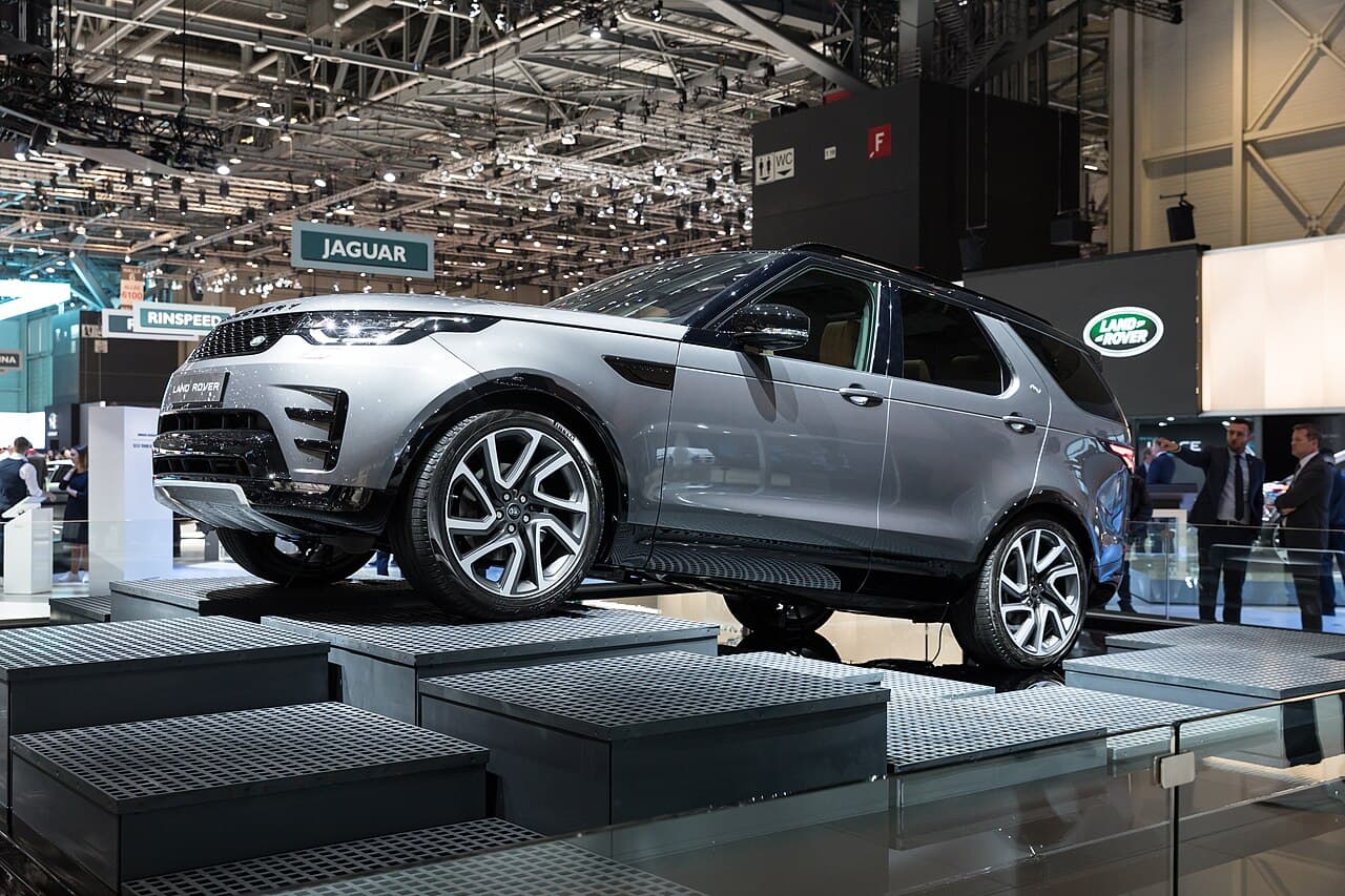 Land Rover Discovery, representative photo