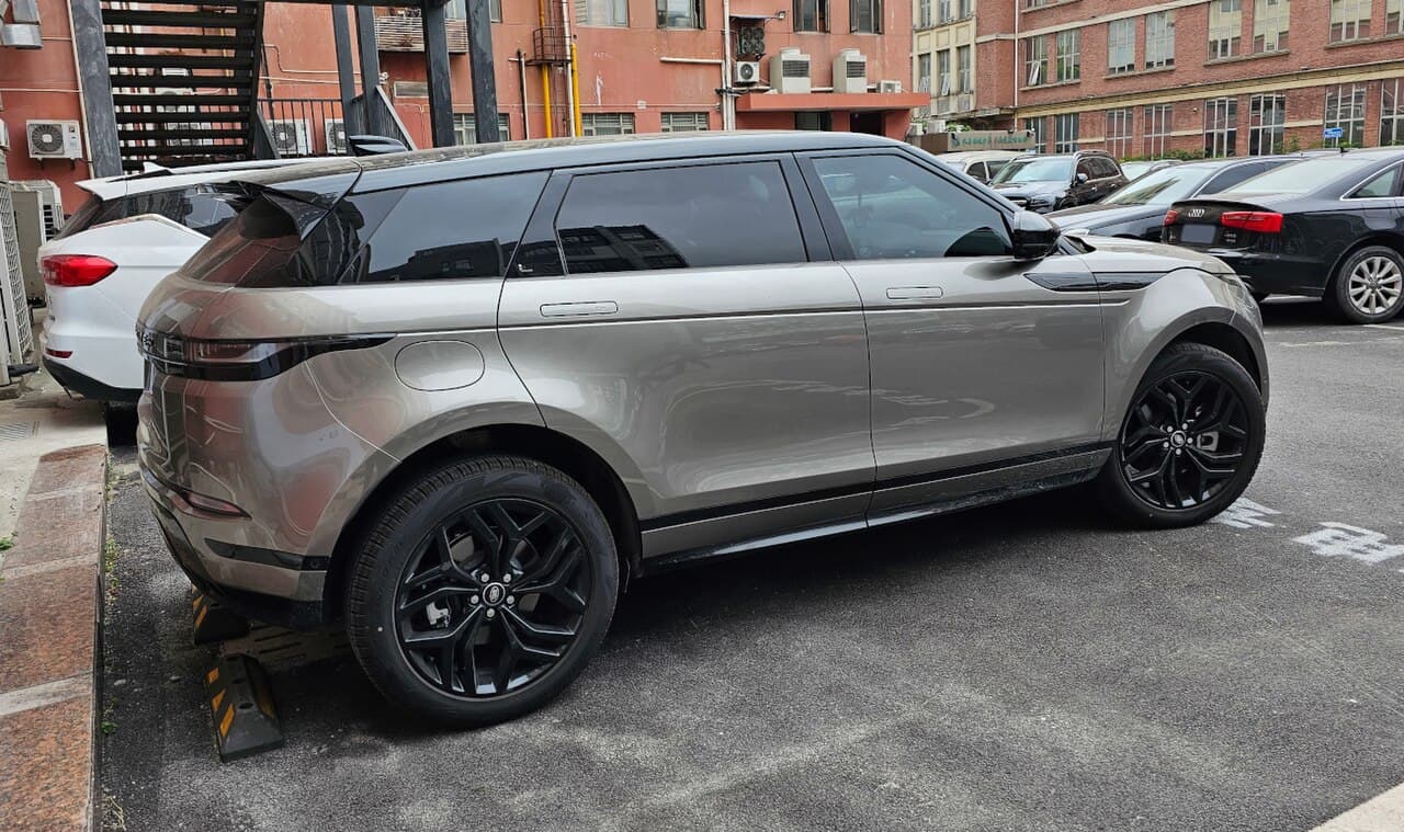 Land Rover Range Rover Evoque, representative photo