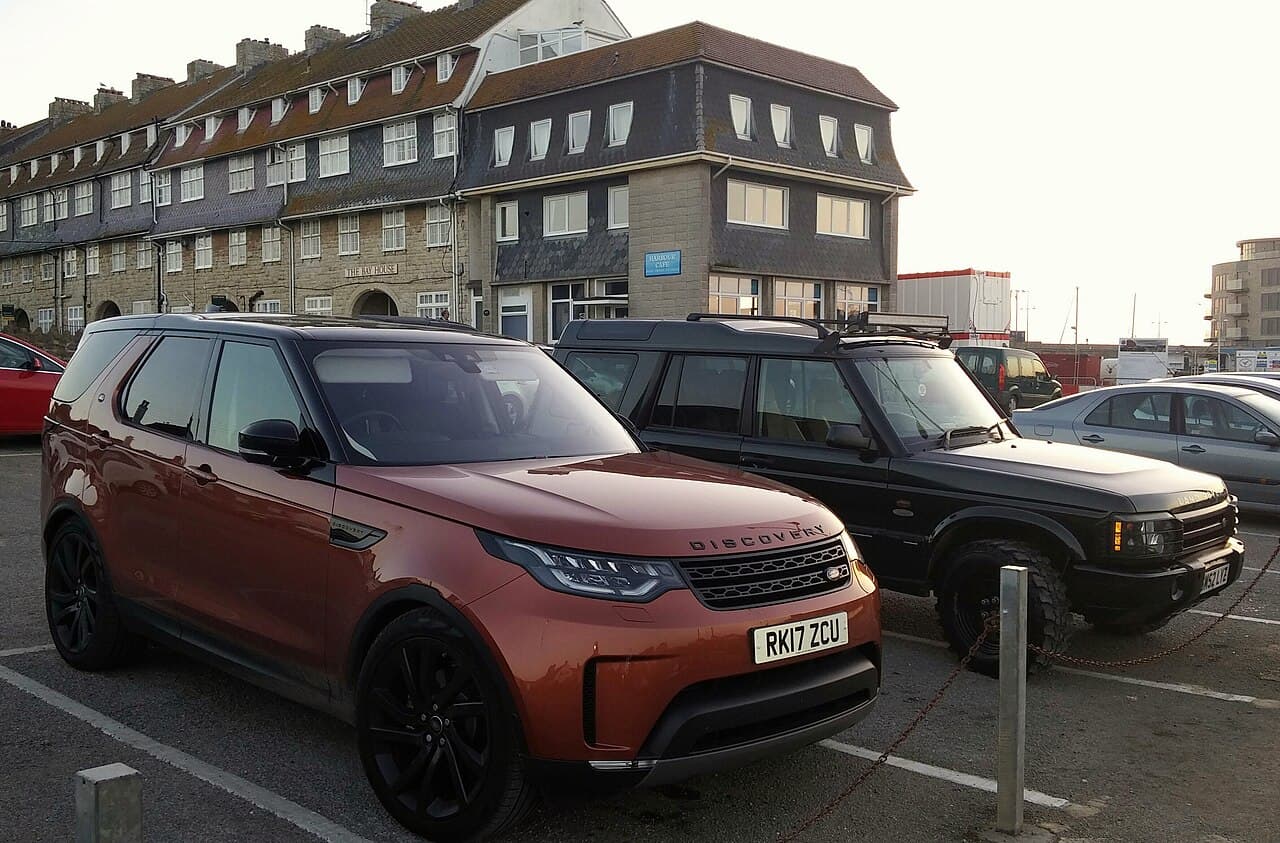 Land Rover Discovery, representative photo