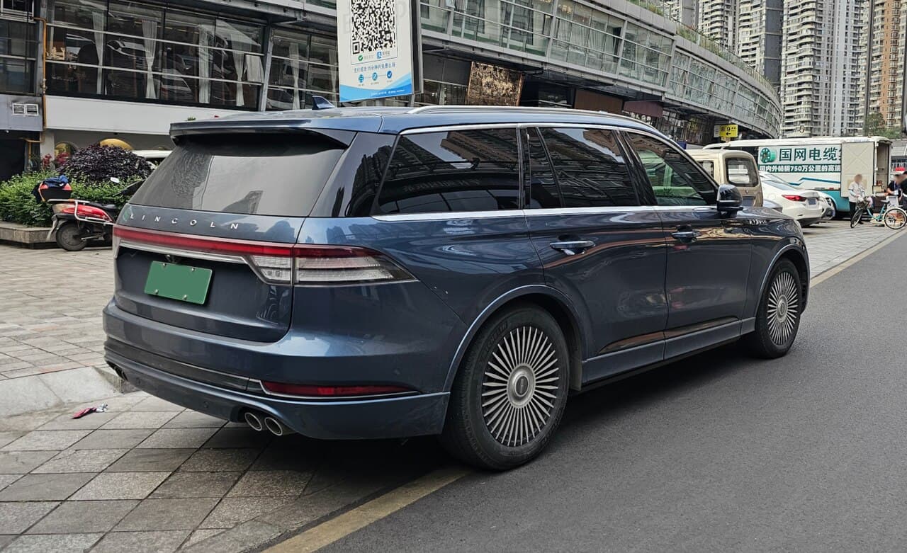 Lincoln Aviator, representative photo