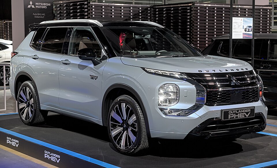 2025 Mitsubishi Outlander Recalls (2) & Owner Complaints
